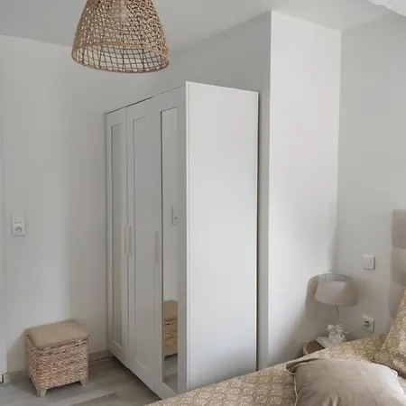 度假居 Le Petit De La Roseraie *