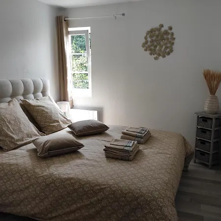 Le Petit De La Roseraie Holiday home *