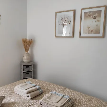 Holiday home Le Petit De La Roseraie