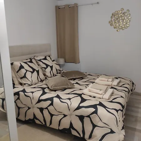 Le Petit De La Roseraie 度假居 基贝维尔